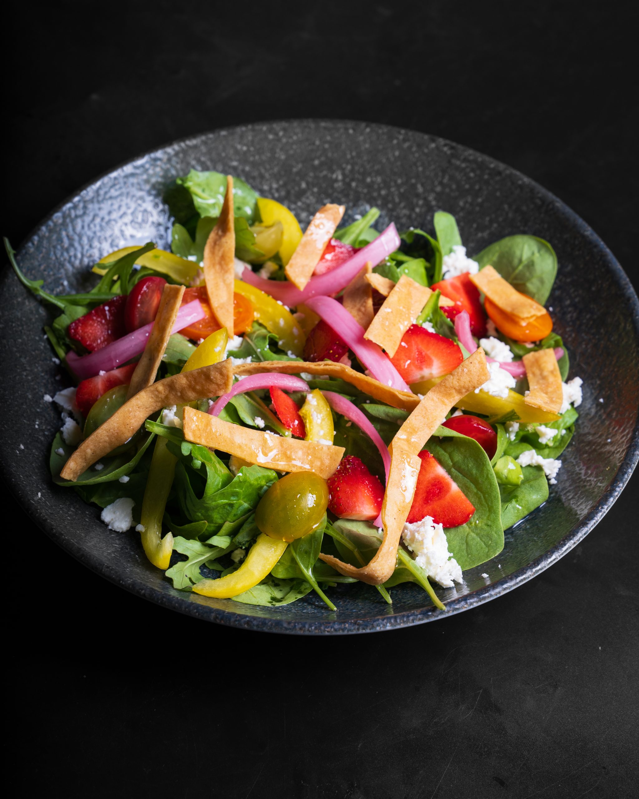 Salade d’épinards, feta & fraises